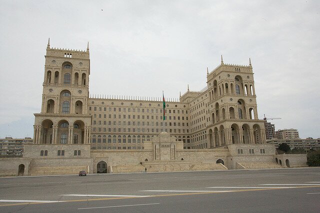 Budynek rządu, Baku, autor: indigoprime, źródło: flickr.com