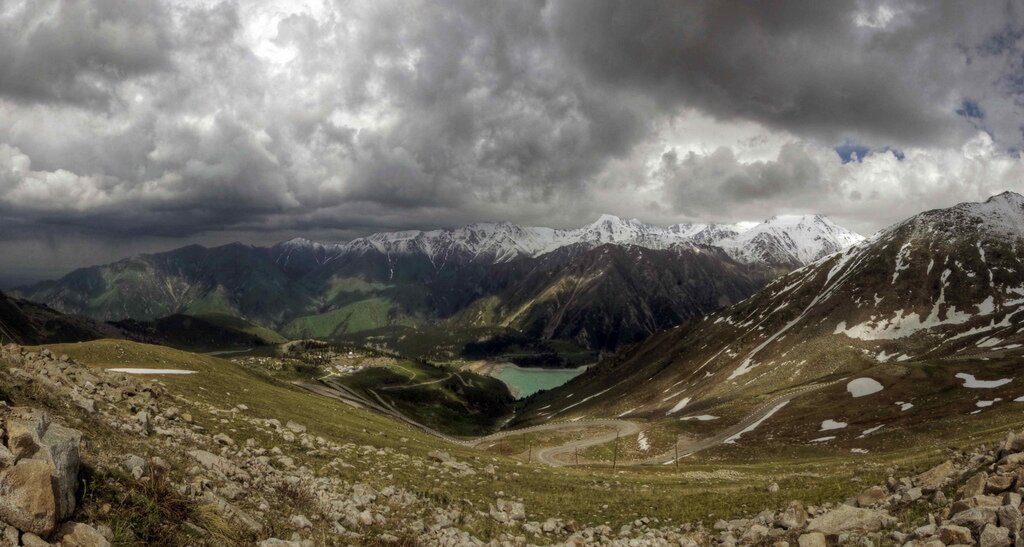 big almaty lake panorama, author: mariusz kluzniak, source: Flickr