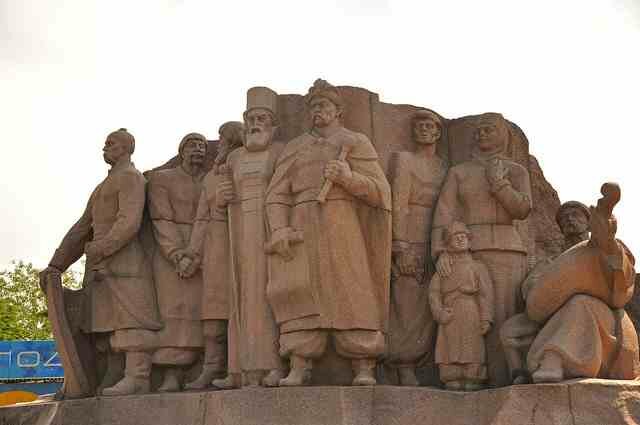 The People's Friendship Arch, participants of the Pereyaslav Council of 1654, Kyiv, Ukraine, author: Jennifer Boyer, source: Flickr